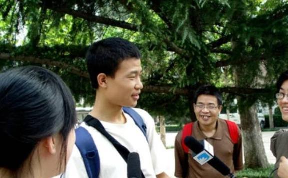 韦神因为吃相太难看,遭到“丈母娘”的嫌弃:不会让女儿嫁给他