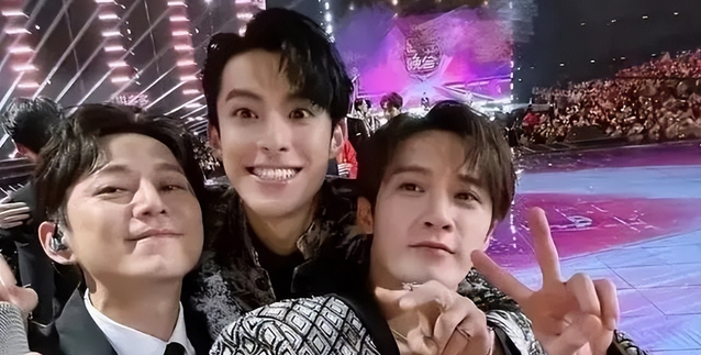 何炅|丧母又丧父?何炅跨年夜泪流不止,观众却吐槽他戏精抢风头