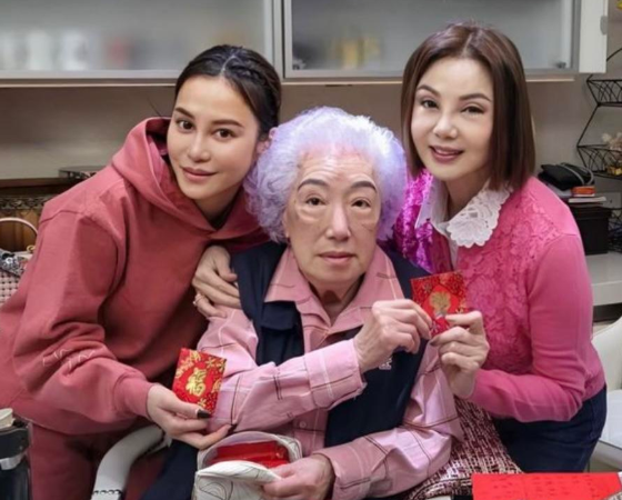 余宝珠过生日,亲人齐齐共聚首,四代同堂好温馨 - 娱乐资讯(主打网)