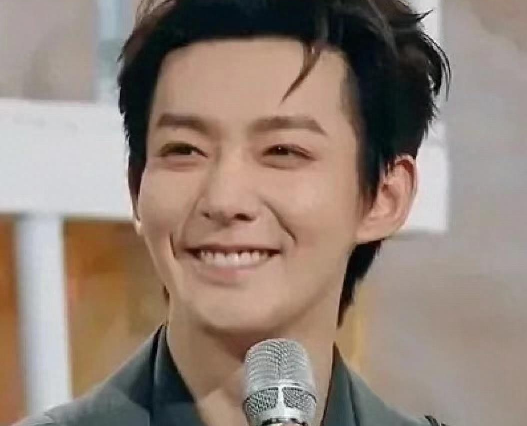 邓为这回翻车了?阴柔外表难掩重欲风流!糊才是最好的保护色