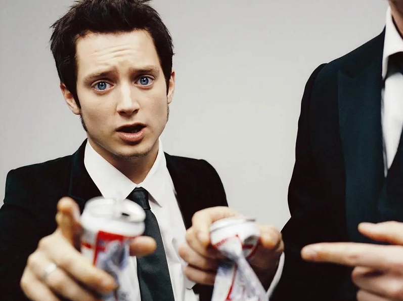 伊利亚·伍德|童星出道的欧美演员，从演员到导演，他的成长有目共睹