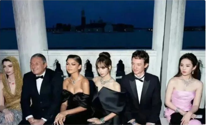 风水轮流转!刘亦菲全面取代Lisa成为宝格丽代言人