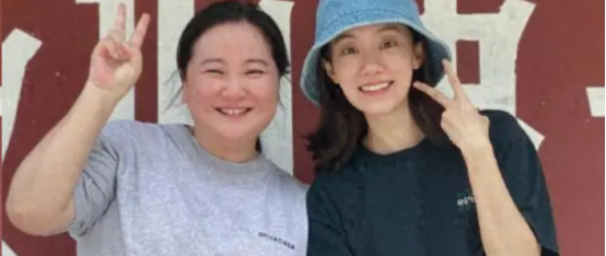 贾玲为角色减重，很有毅力，不亏是好导演好演员