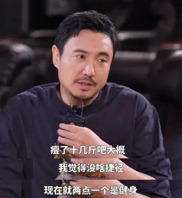 发型 突发！40岁贾玲暴瘦50斤，小腹平平，身材回春，网友大喊：出教程