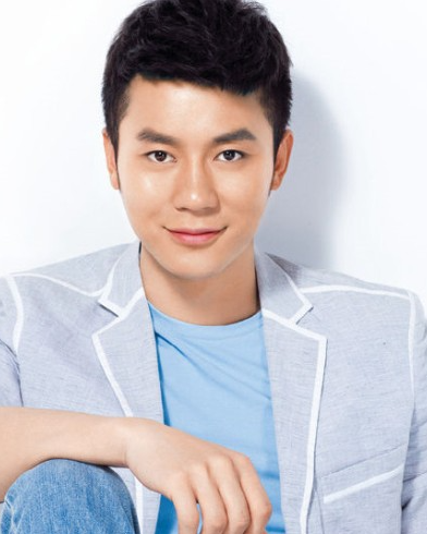 曝闫妮与小7岁李晨官宣恋情，俩人被扒多次同框，更多细节被扒！