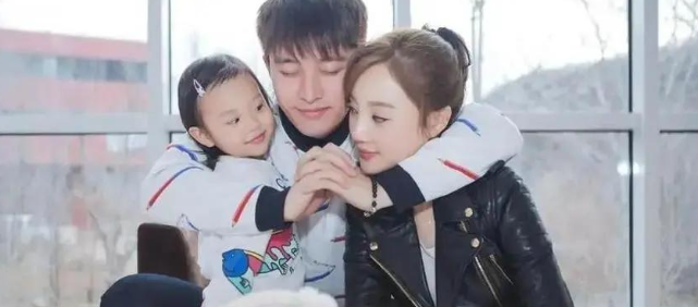 结婚纪念日李小璐发文:很想你,贾乃亮立马回怼:我理发顶多半小时