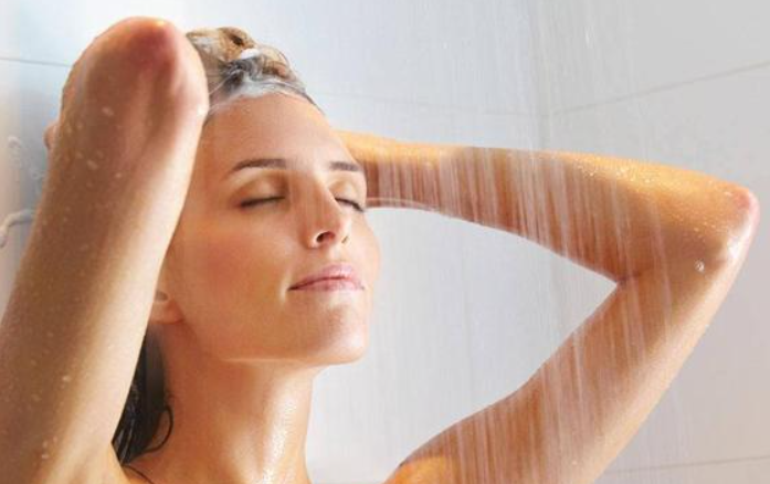 冬季洗澡不注意这些也会“短命”？揭秘中老年人的洗浴智慧与心脑血管保健之道