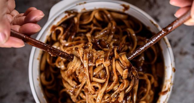 面条|这10碗面在国内超受欢迎,南北平分秋色,你的家乡是哪一碗?