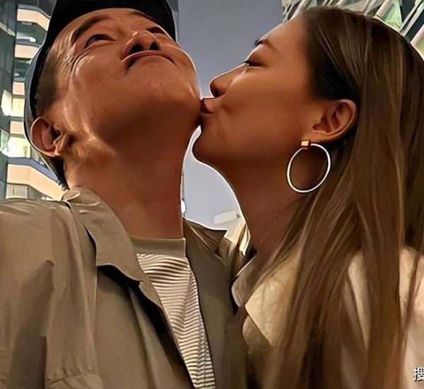 陈小春小儿子发型引争议,应采儿回应,孩子自己的意愿