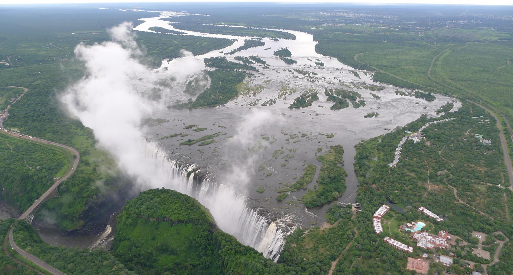 维多利亚瀑布——一个不容错过的自然奇观 - 教育资讯(主打网)