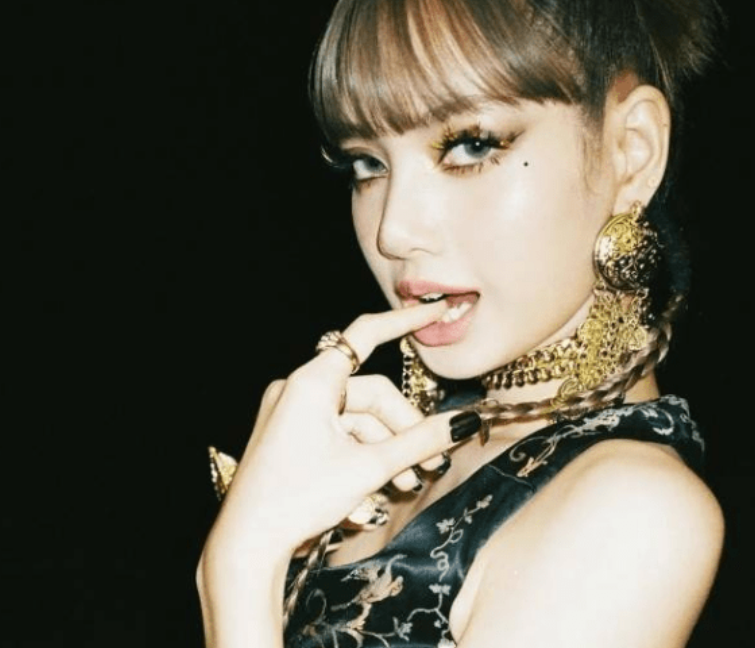 曝Lisa走投无路才参加疯马秀，疑签30亿对赌协议，差10亿没完成被打