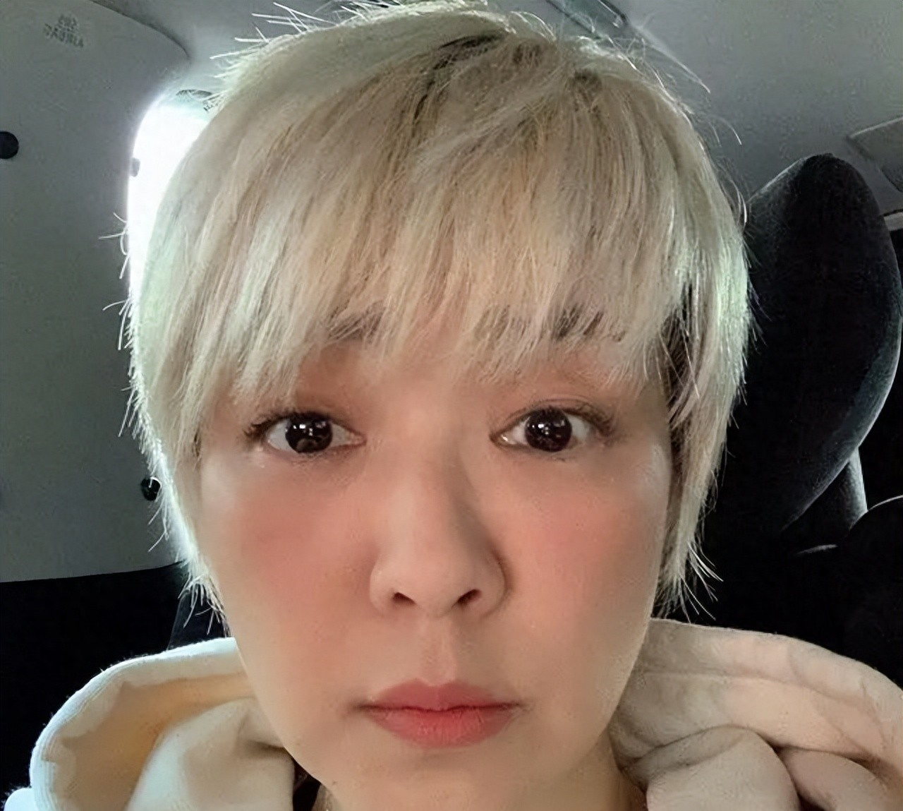 陈慧娴罕现身,58岁的她好神秘,这个做奶奶的年纪,她仍孤身一人