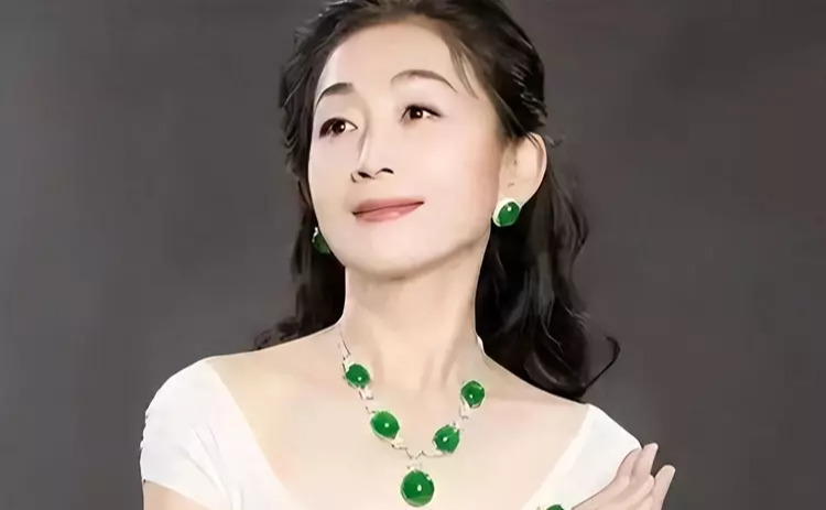 人间异类陈瑾：20年不吃米饭，与哥哥相约不婚不育，今59岁怎样了