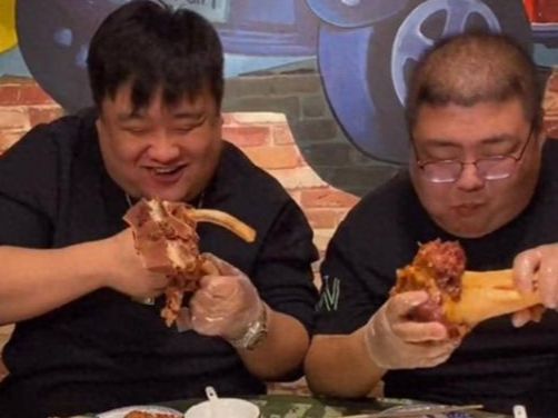 “吃播四巨头”现状：2年没俩，恩克吐血，疯狂吃肉，拒绝减肥