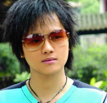 他15岁就开演唱会,19岁日挣万元,春晚请不动,但没人说他耍大牌