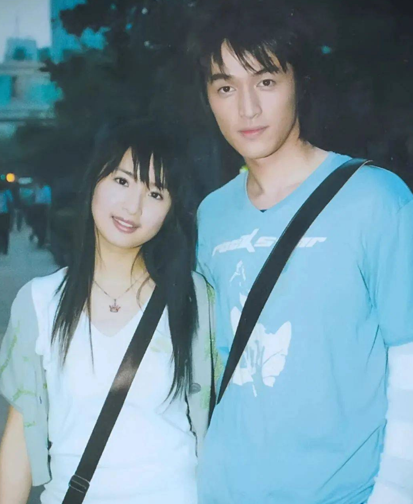 胡歌|林依晨祝福胡歌闪婚当爸,夸胡歌老婆漂亮女儿甜美,友情保鲜18年