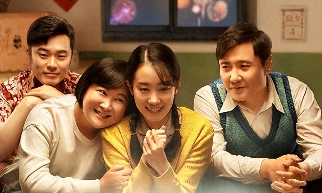 贾玲减肥成功：做一个爱美的女人！她和孙集斌站在一起，有夫妻相