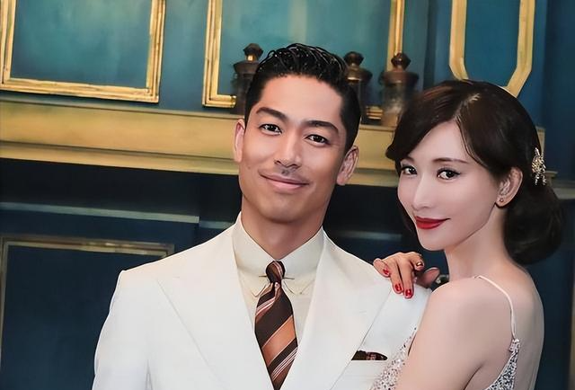 48岁林志玲日本被偶遇,皮肤变黑、小腹凸起,揭秘疑似怀孕的真相