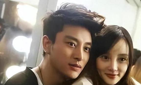 李小璐在结婚纪念日当天发文：好想你，他回怼：我理发顶多半小时