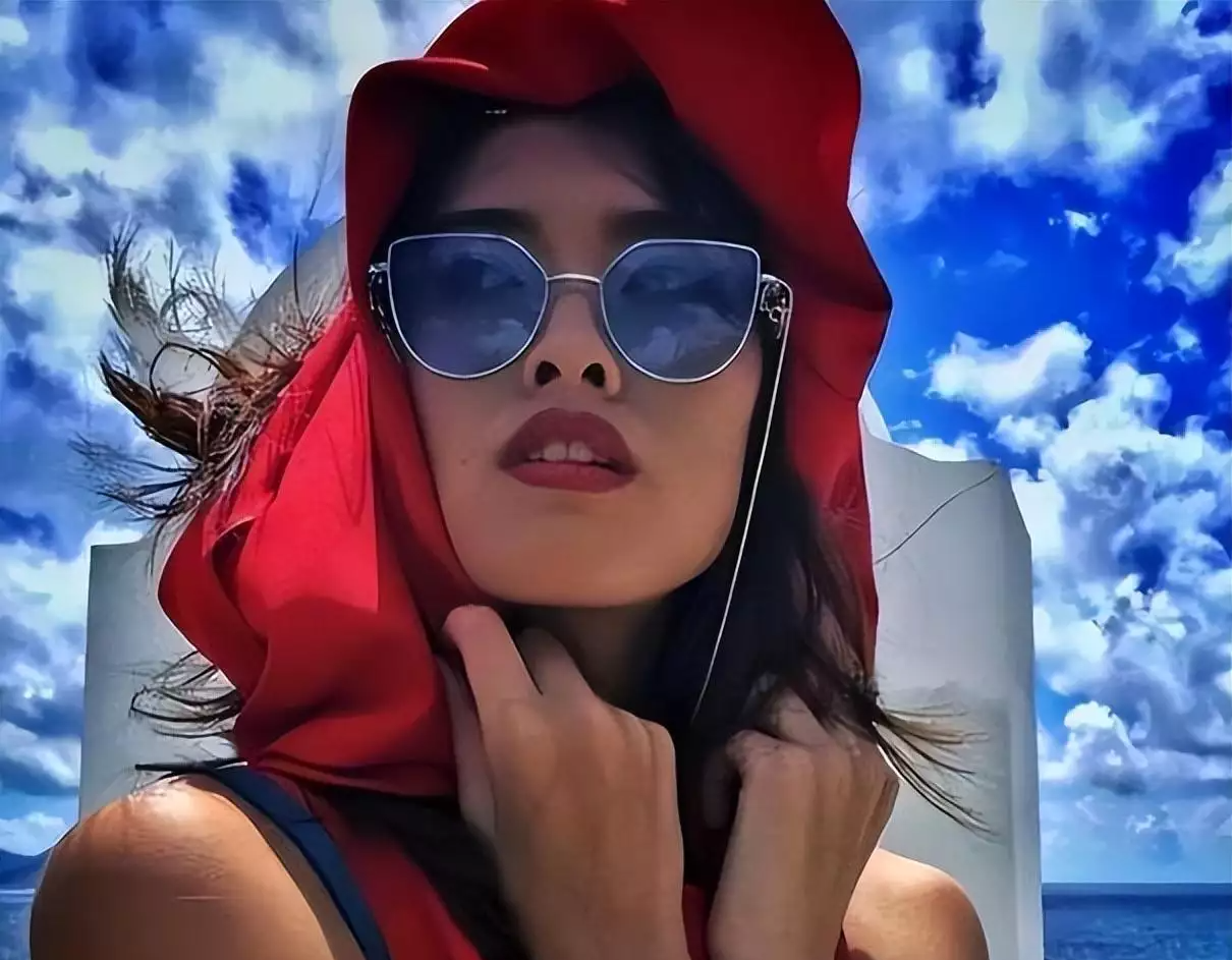 拒绝承认中国血统,如今却想回到中国捞金,网友:脸呢?