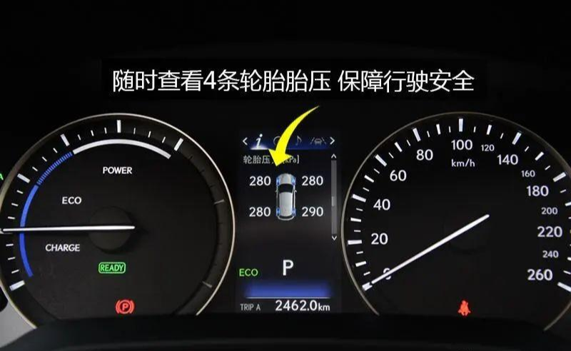 万一在高速上爆胎,应该怎么办?