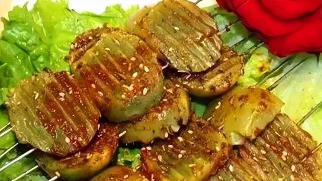 小吃|东北五大奇葩美食，冻梨竟没上榜，当地人心头爱外地人给钱都不吃