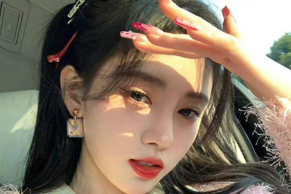 美甲 夏天到了，做唯美的美甲，让自己也变得活力起来吧