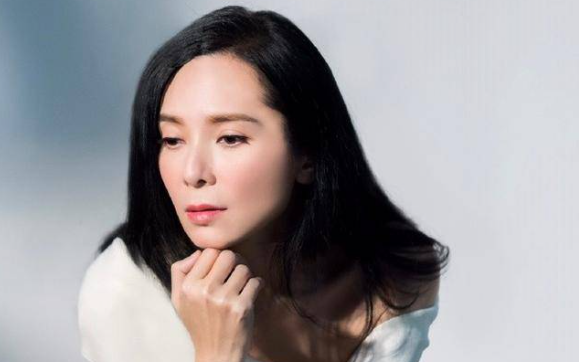 郭羡妮|一个混血港姐沉迷于被骗，差点被封杀