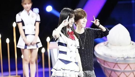 装恩爱、装文艺、装富翁,这些戴着面具生活的明星,全都翻车了