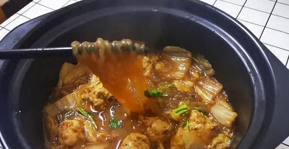 豆腐|天气转凉了，4道热乎乎的炖菜吃起来，驱寒又暖胃，越冷越要品尝