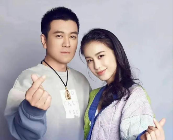 黄圣依晒亲子照,老大负责拍摄老二长至腰间,腹部隆起将有老三?