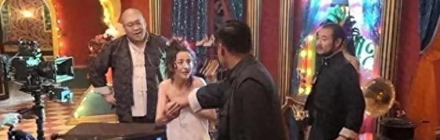 揭秘20万群演不为人知的一面：美女泛滥、懒汉遍地，裸替一天8000