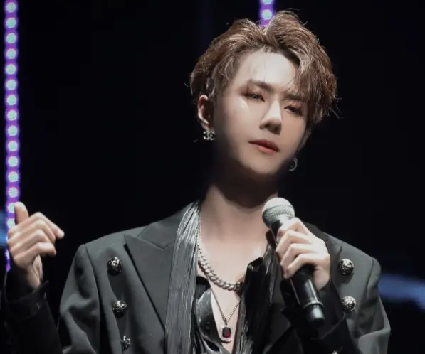 自娱自乐|“自娱自乐式”选秀节目?乐华旗下艺人全程陪伴,有王一博我必追