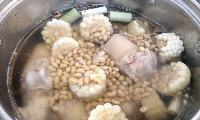 胶原蛋白|适合女人喝的汤，一天一碗，满满胶原蛋白，减少皱纹特年轻