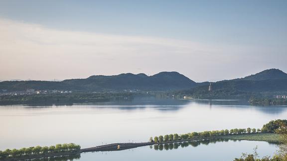 川西|杭州西湖的姐妹湖，与西湖隔江相望，又称“西子湖”