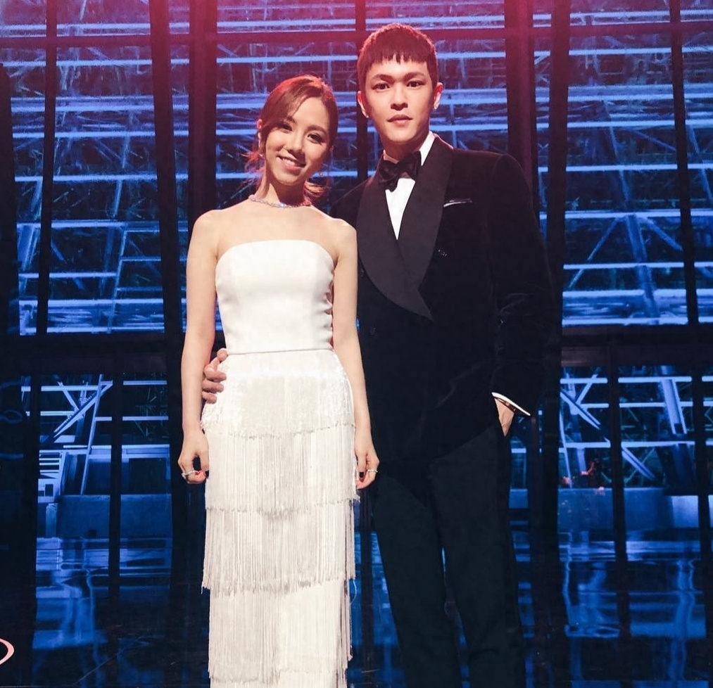 邓紫棋，还是一如既往的漂亮，与造型师男友感情稳定，疑似同居