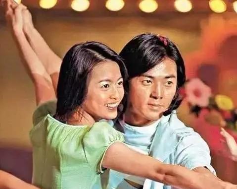 与郑伊健相守7年，被天后横刀夺爱，如今住上亿豪宅却过得凄凉