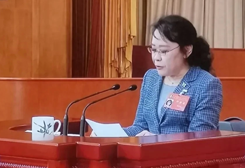 激励了几代人的张海迪，风采依旧！张海迪的爱情，也羡煞众人！