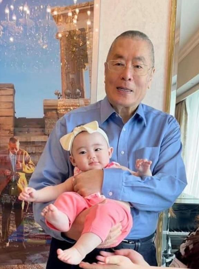 41岁嫁入豪门,44岁为81岁老公生下女儿,如今还想拼二胎