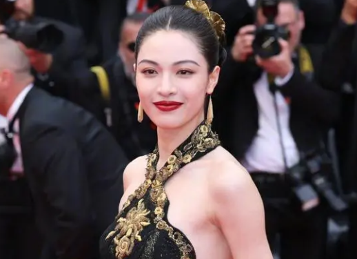 芳华|《芳华》三位女主角,走出了三条不同的人生