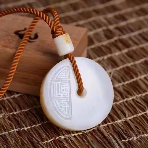 |这几种“玉石”跟和田玉很像,但其实,都是石英岩!