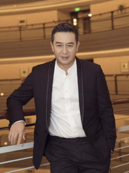 张嘉译: 早年拍戏患病, 忍痛几十年, 如今被曝走路艰难, 令人心酸