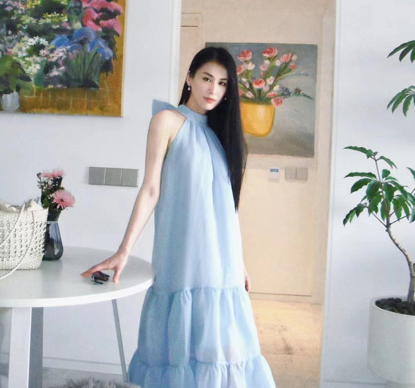 黄圣依晒亲子照,老大负责拍摄老二长至腰间,腹部隆起将有老三?