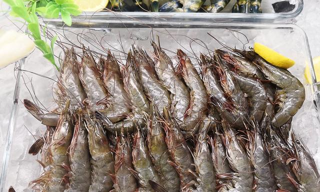 |鲜虾不要直接放冰箱，学会2个简单方法，保存时间长，肉质更新鲜