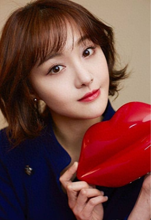 57岁的大郑爽,依然待字闺中未婚单身,最美扈三娘惊艳了一个时代