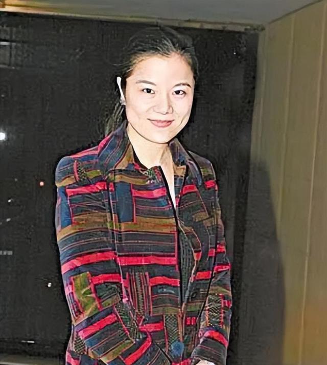 41岁嫁入豪门,44岁为81岁老公生下女儿,如今还想拼二胎
