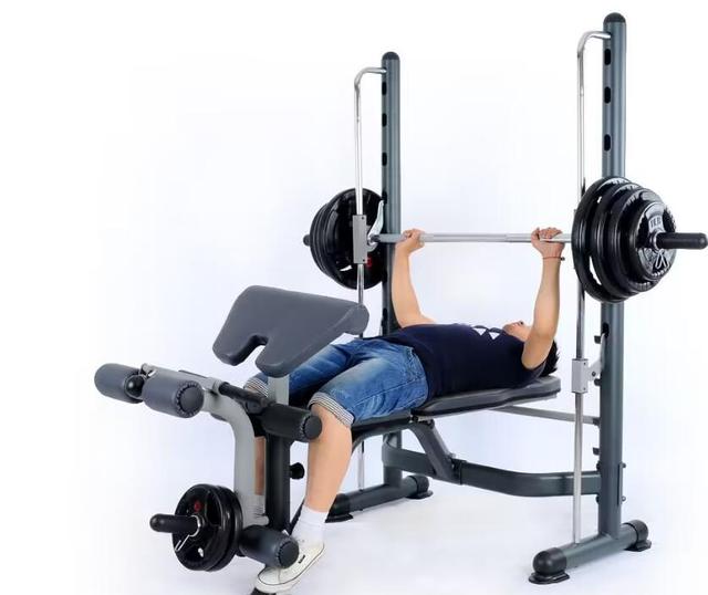 营养师|卧推的正确姿势,健身达人告诉你做到以下几点,你少走弯路!
