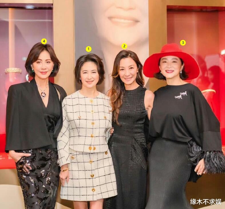 梦中的那片海|68岁林青霞看京剧,和大师交头接耳显亲密,两位友人都戴千万翡翠