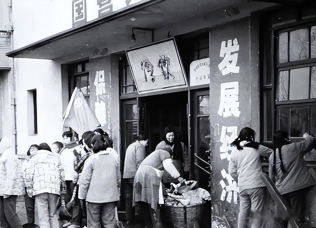 物价|七十年代去“下馆子”,2块钱在饭店都能吃些啥?勾起无数回忆!