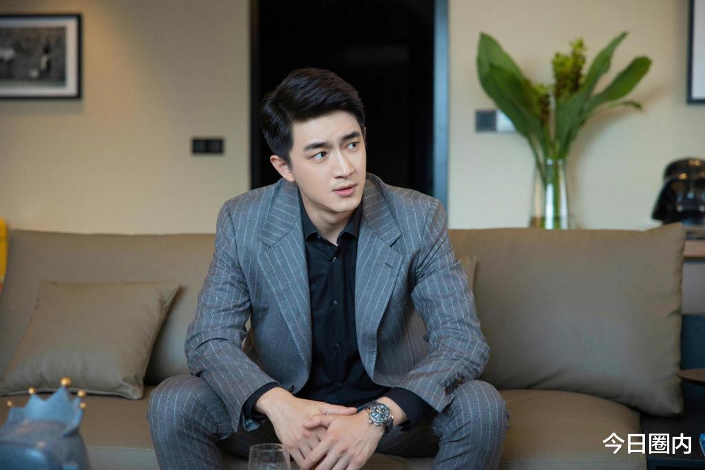 请叫我总监|《请叫我总监》：探寻现代女性职场生存之路